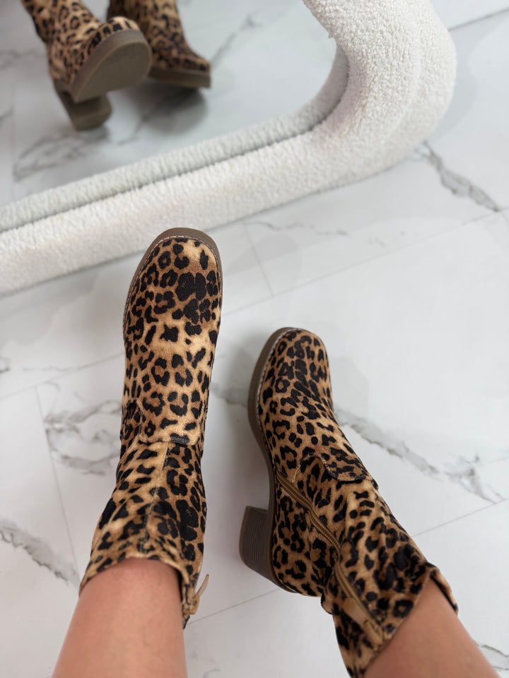 Leo 27 Sneakers