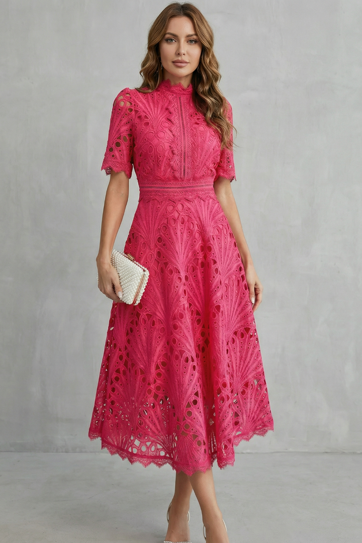 EGLĖ – Elegantiška nėrinių midi suknelė