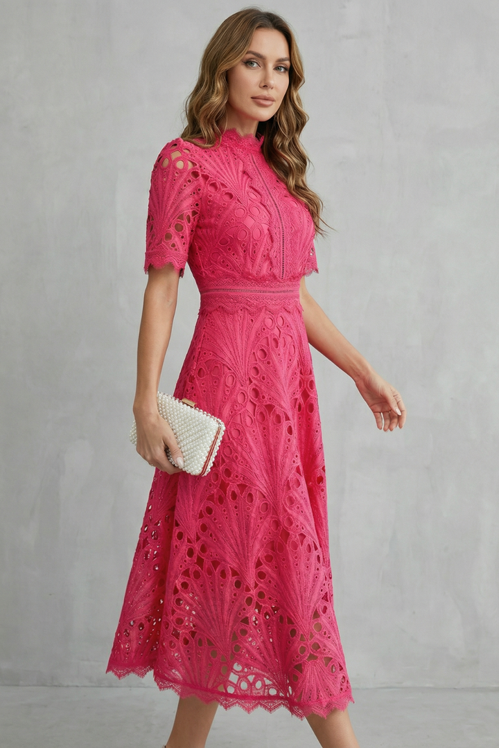 EGLĖ – Elegantiška nėrinių midi suknelė
