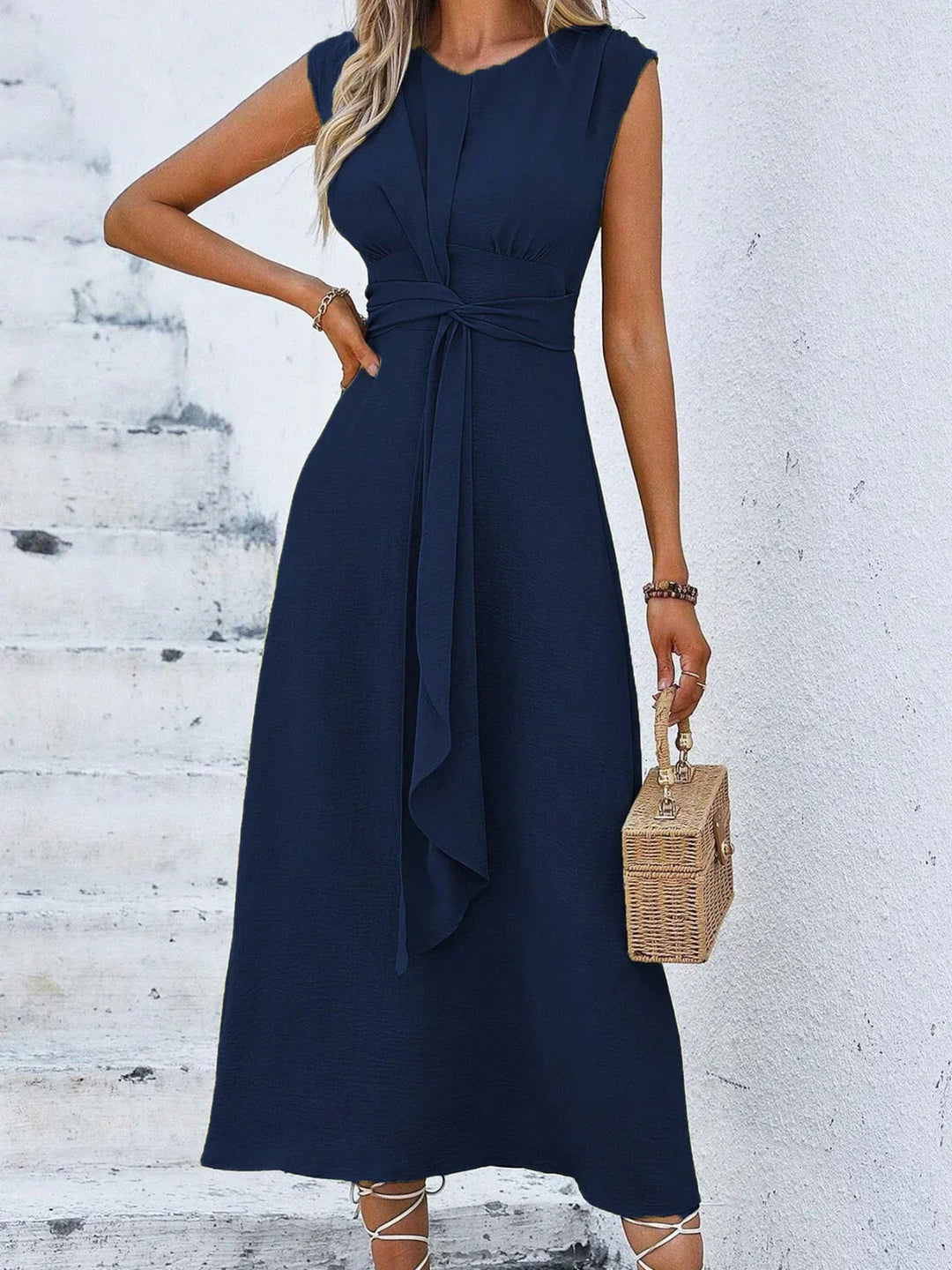 Eva – elegantiška suknelė