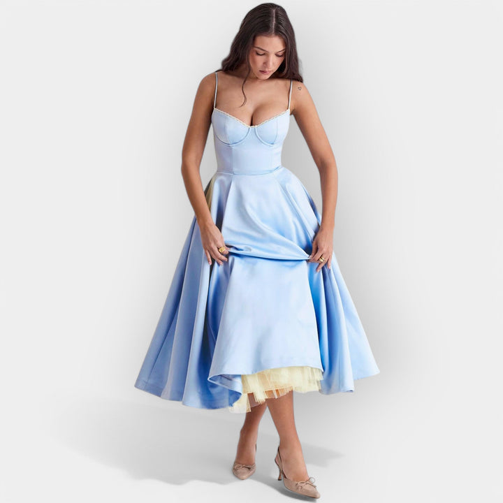 Stilinga Midi Suknelė su Elegantiška Linija